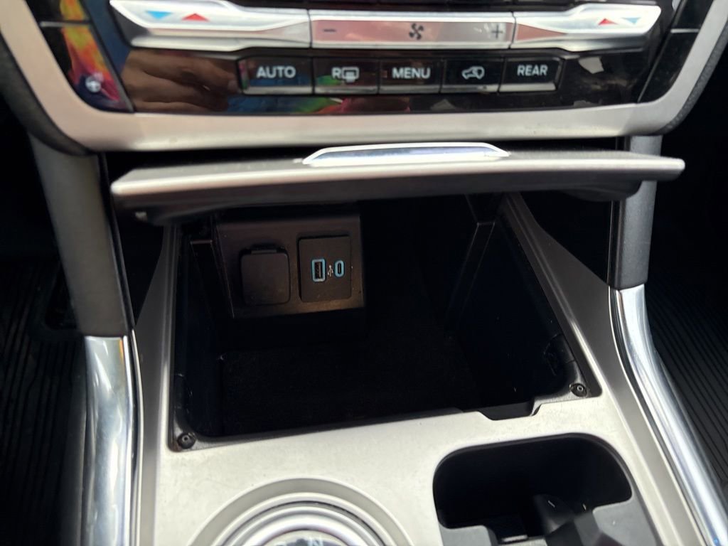Used 2022 Ford Explorer XLT w/ Equipment Group 202A AWD/4WD image 37
