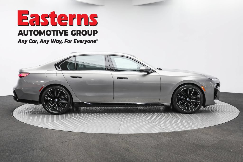 Used 2023 BMW 760i xDrive w/ Executive Package AWD/4WD image 4