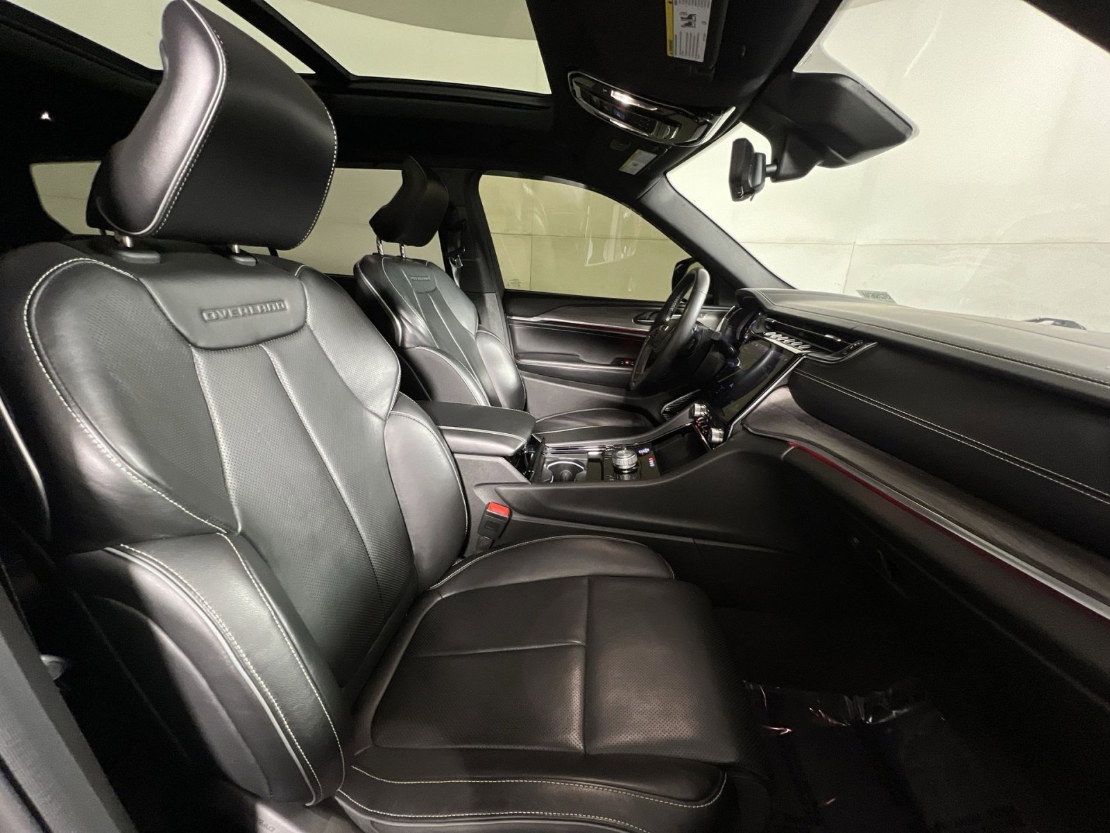 Used 2021 Jeep Grand Cherokee L Overland w/ Luxury Tech Group IV image 28