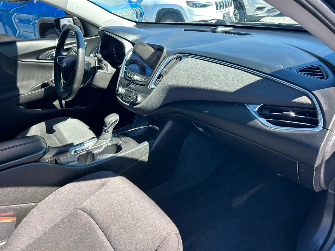 Used 2021 Chevrolet Malibu LT image 9