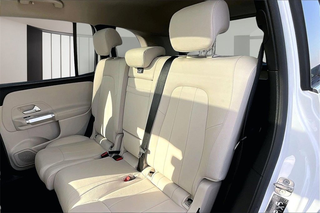 Used 2023 Mercedes-Benz GLB 250 w/ Premium Package image 20