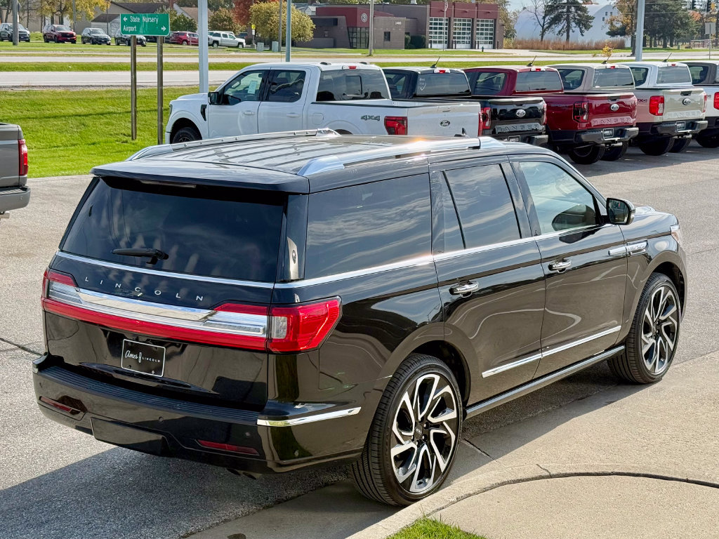 Used 2019 Lincoln Navigator Reserve AWD/4WD image 6