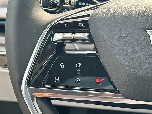 New 2027 Cadillac Vistiq Sport w/ LPO, Floor Liner Package AWD/4WD image 7