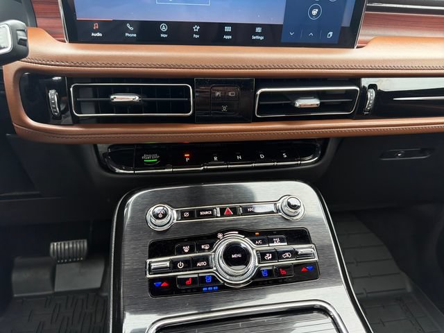 Certified 2023 Lincoln Nautilus Reserve AWD/4WD image 20