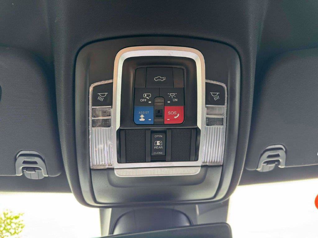 Used 2024 RAM 1500 Laramie AWD/4WD image 37