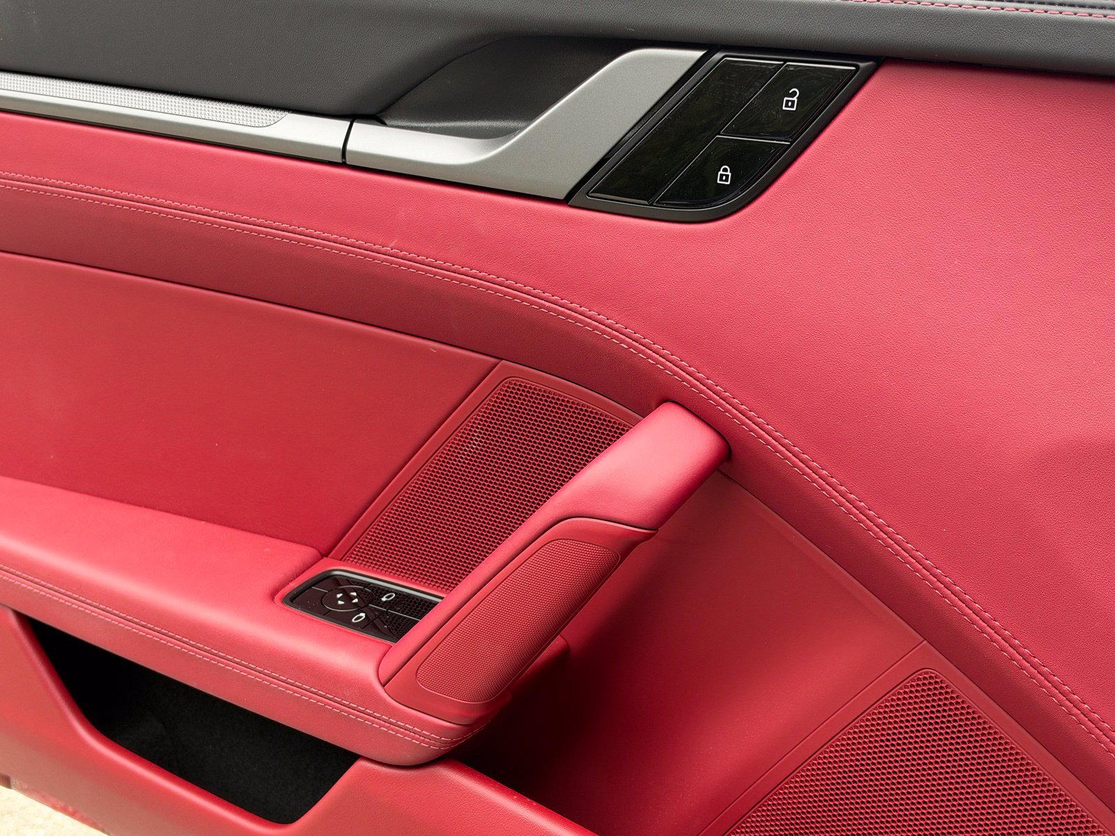 Certified 2020 Porsche 911 Carrera S RWD image 28