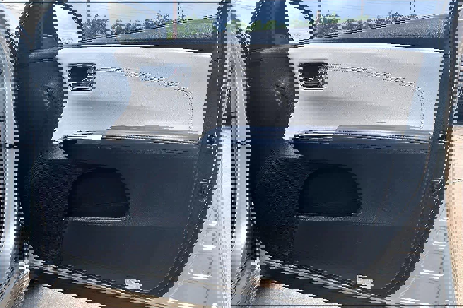 Used 2015 Toyota Avalon XLE Touring image 23