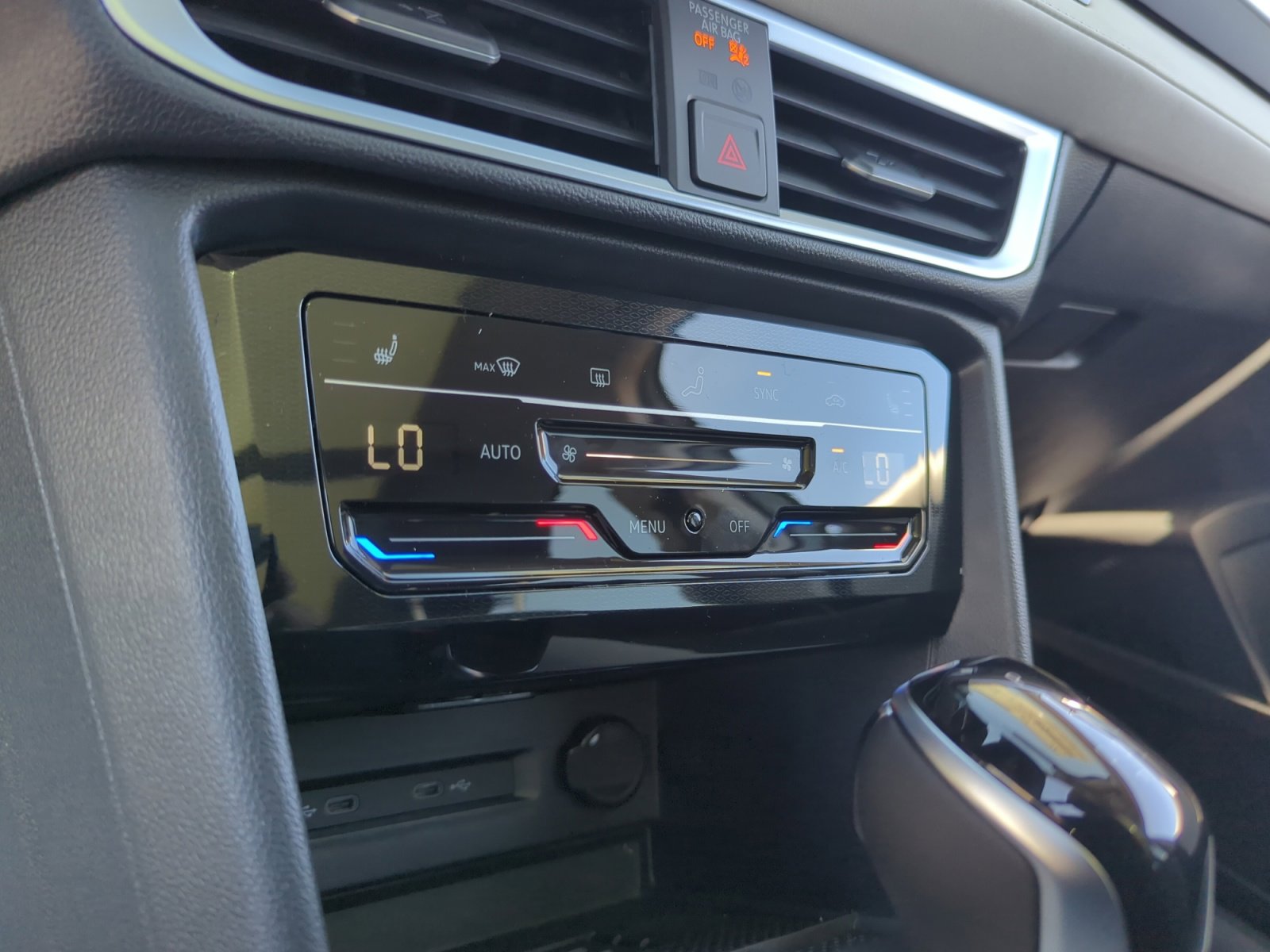 New 2026 Volkswagen Taos SE FWD image 12