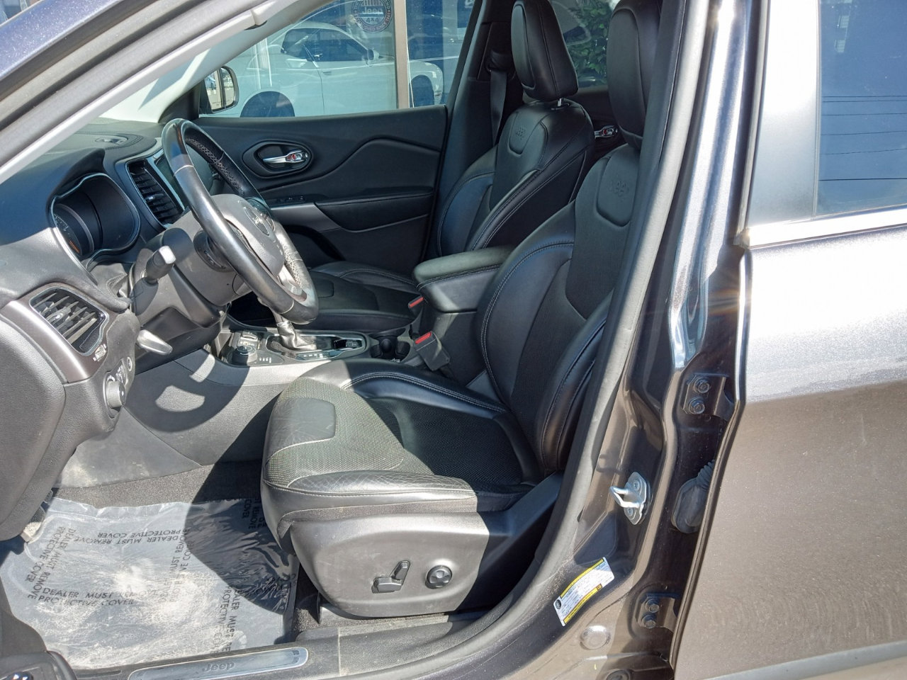 Used 2020 Jeep Cherokee Limited image 4