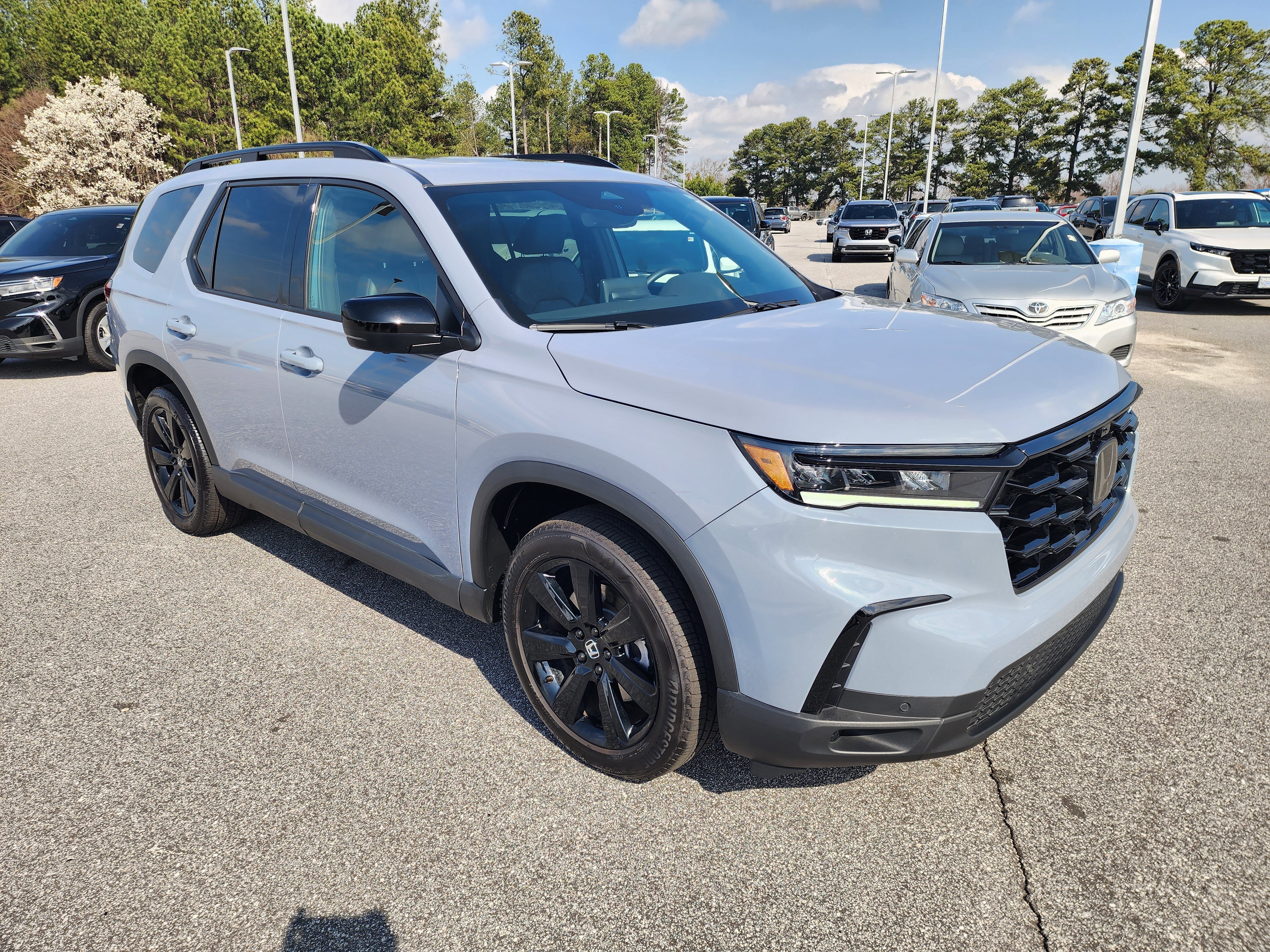Certified 2025 Honda Pilot Black Edition image 2