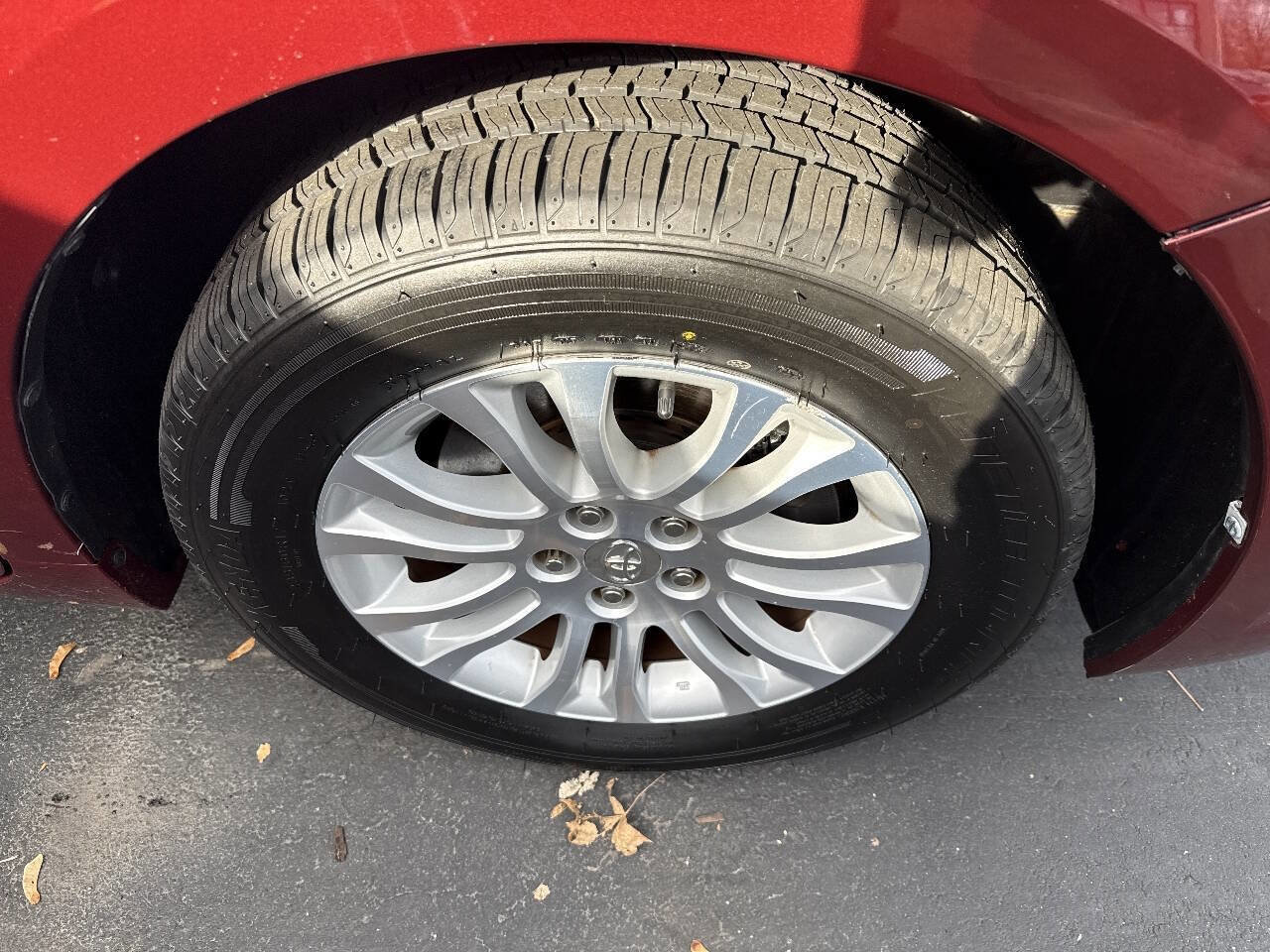 Used 2015 Toyota Sienna image 84