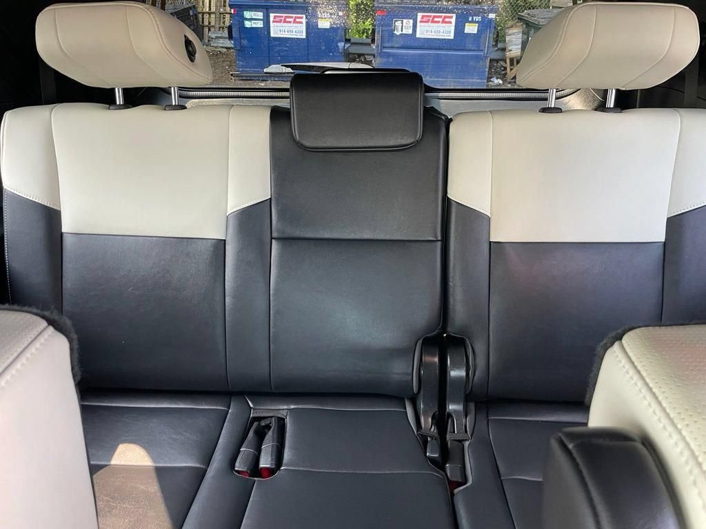 Used 2023 Toyota Sequoia Capstone AWD/4WD image 8
