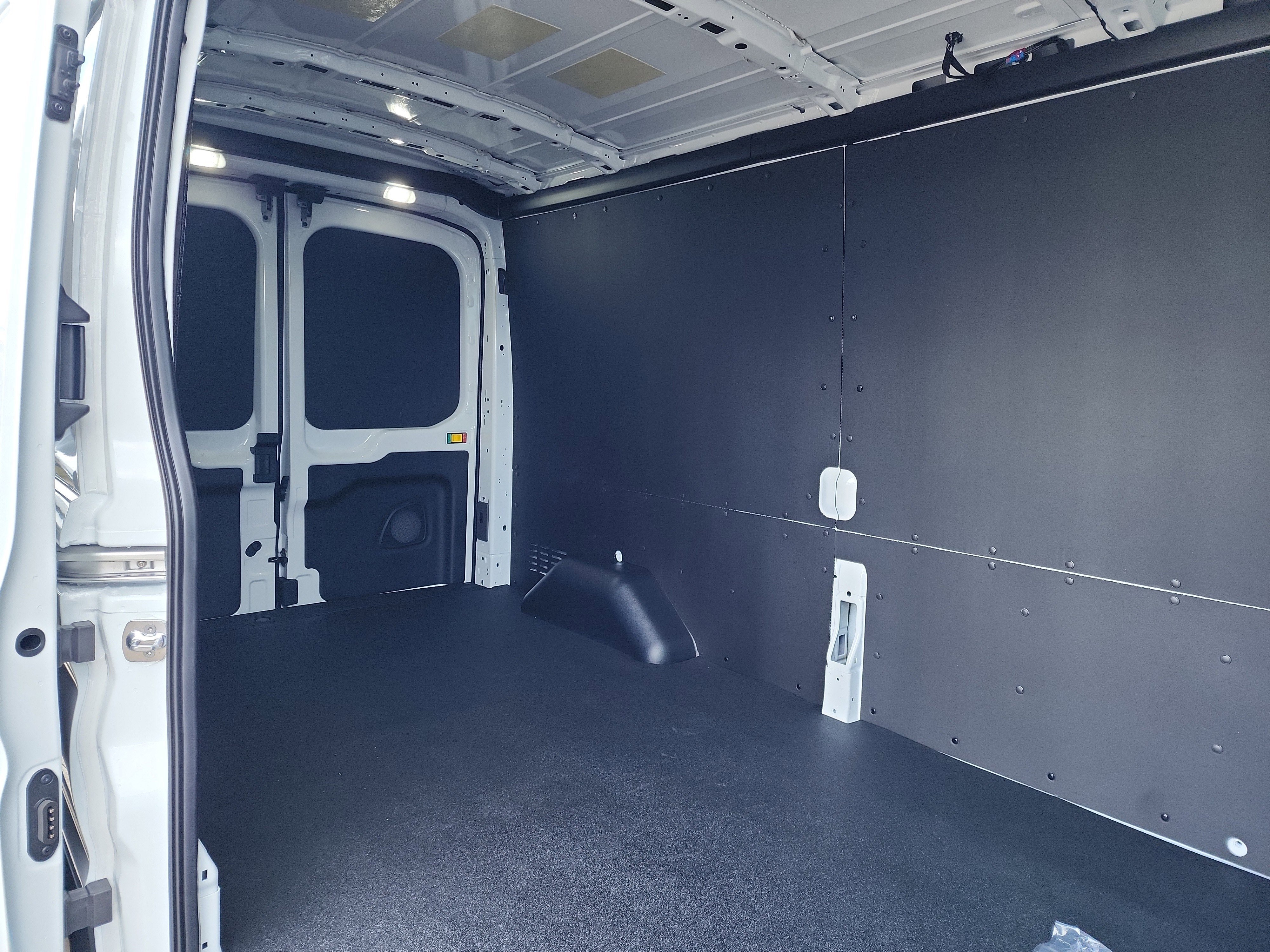 New 2026 Ford Transit 250 148 Medium Roof image 12