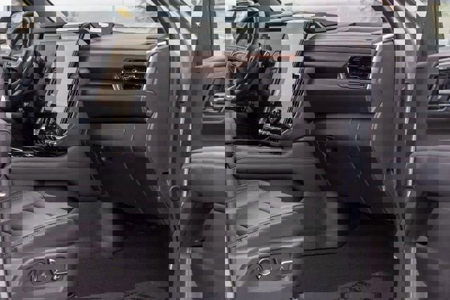 Used 2025 GMC Yukon Denali image 21