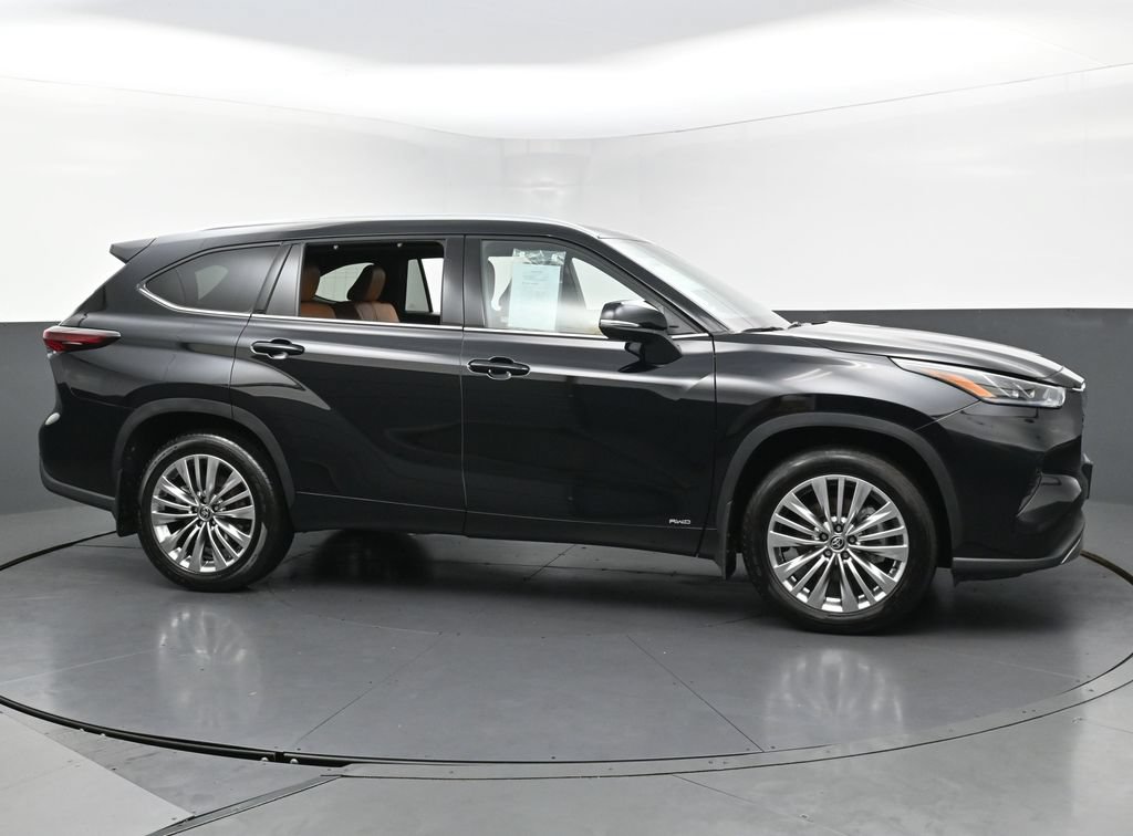 Used 2026 Toyota Highlander Platinum AWD/4WD image 5