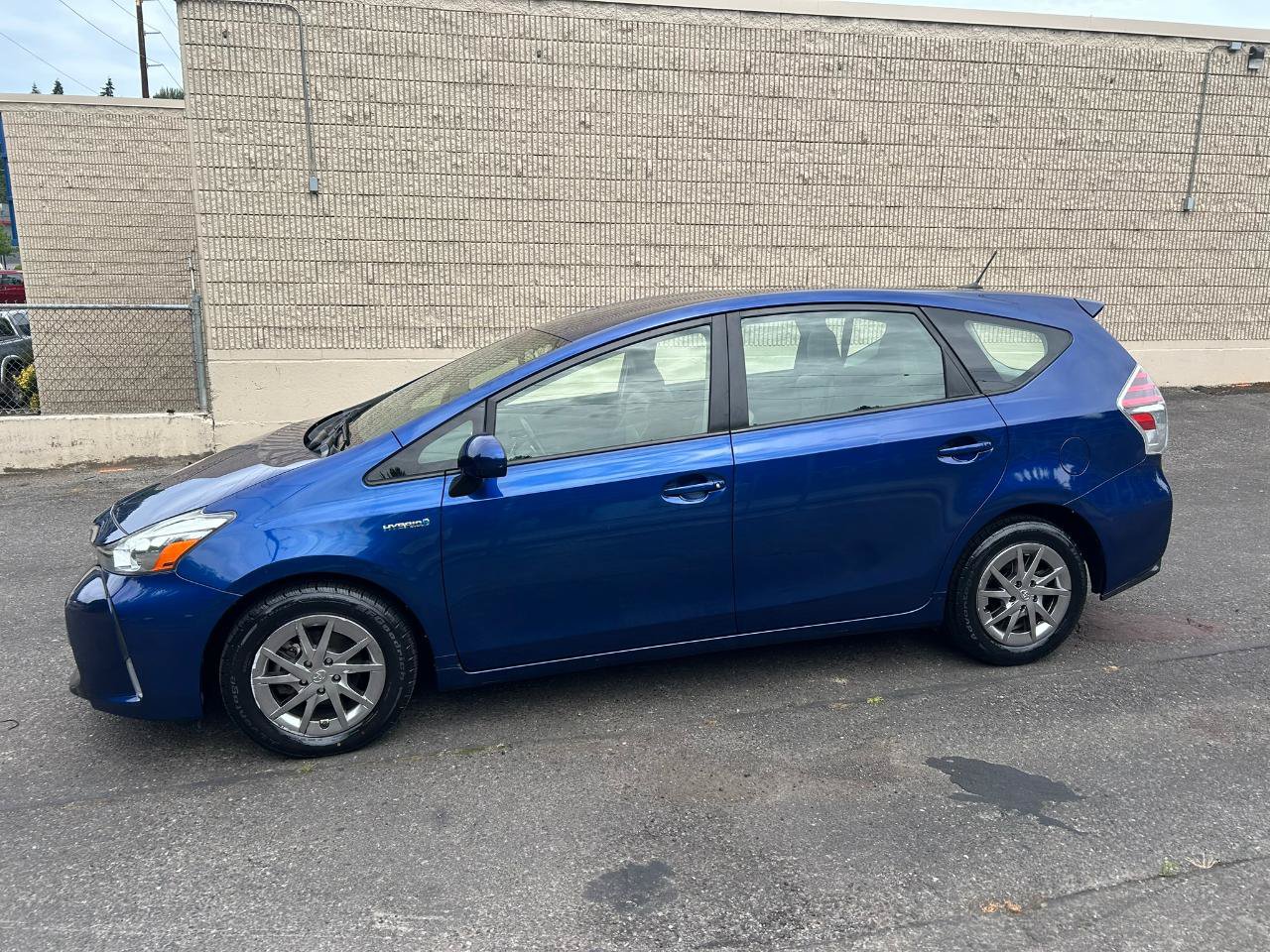 Used 2015 Toyota Prius V Four FWD image 8