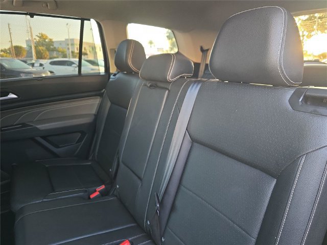 Used 2023 Volkswagen Atlas SE w/ Panoramic Sunroof Package FWD image 12