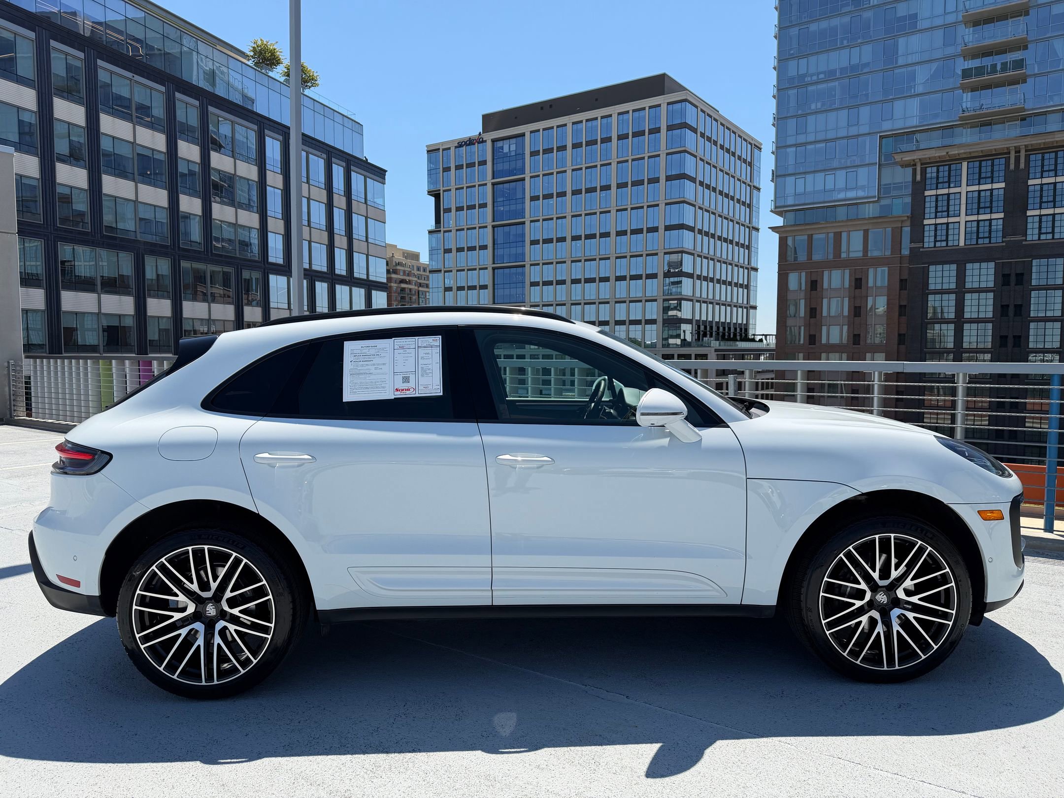 Certified 2026 Porsche Macan AWD/4WD image 8