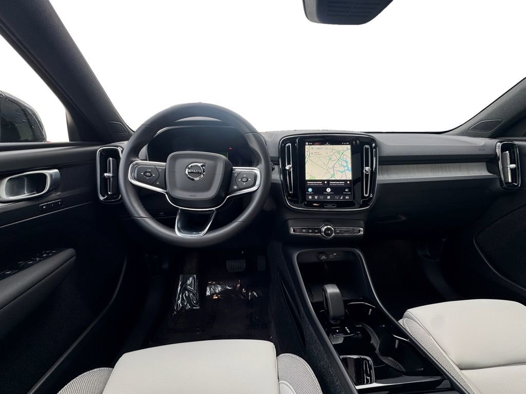 Used 2026 Volvo EX40 Plus w/ Climate Package image 23