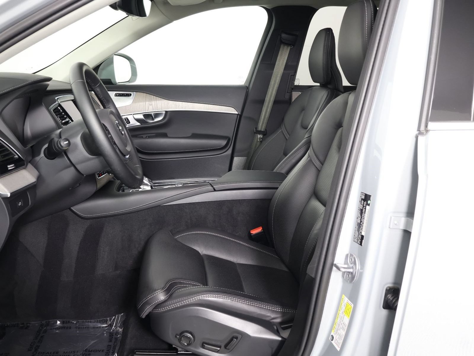Certified 2024 Volvo XC90 B6 Ultimate AWD/4WD image 31
