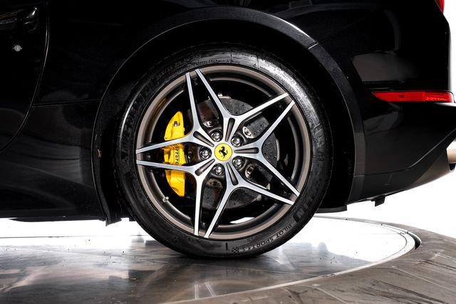 Certified 2016 Ferrari California T RWD image 18