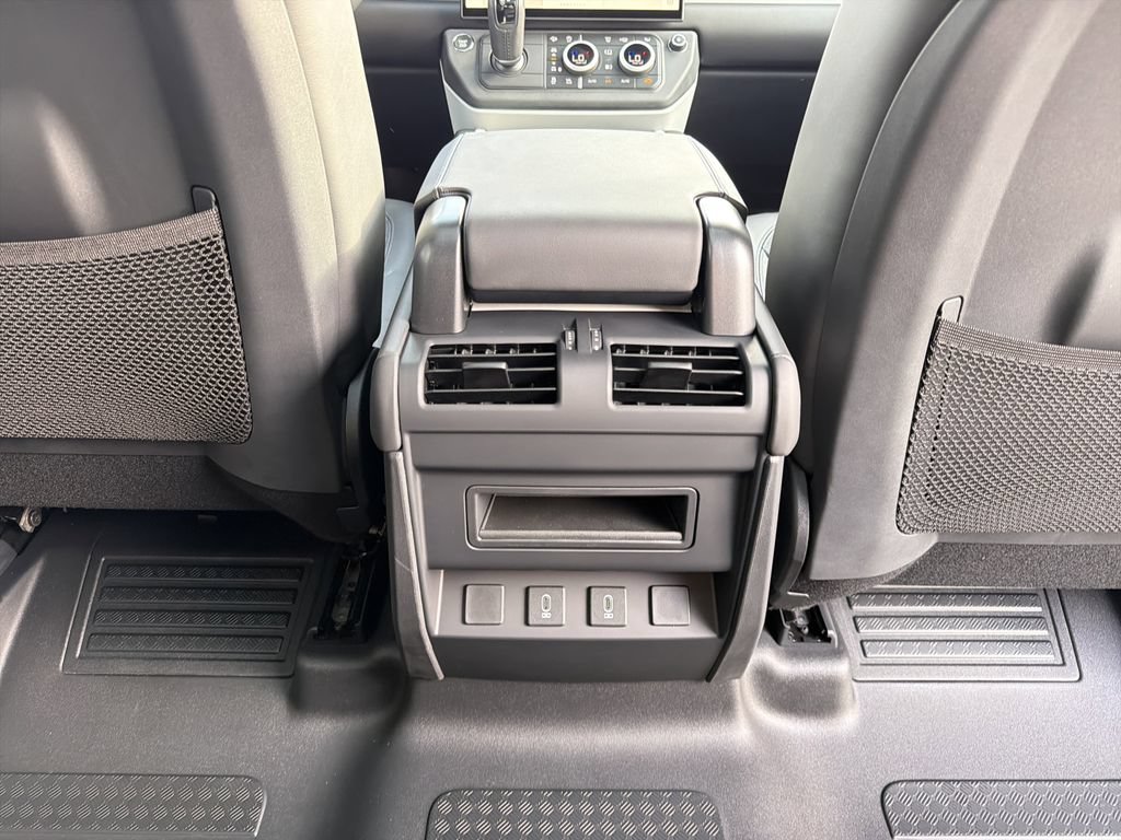 New 2026 Land Rover Defender 110 X-Dynamic SE AWD/4WD image 19