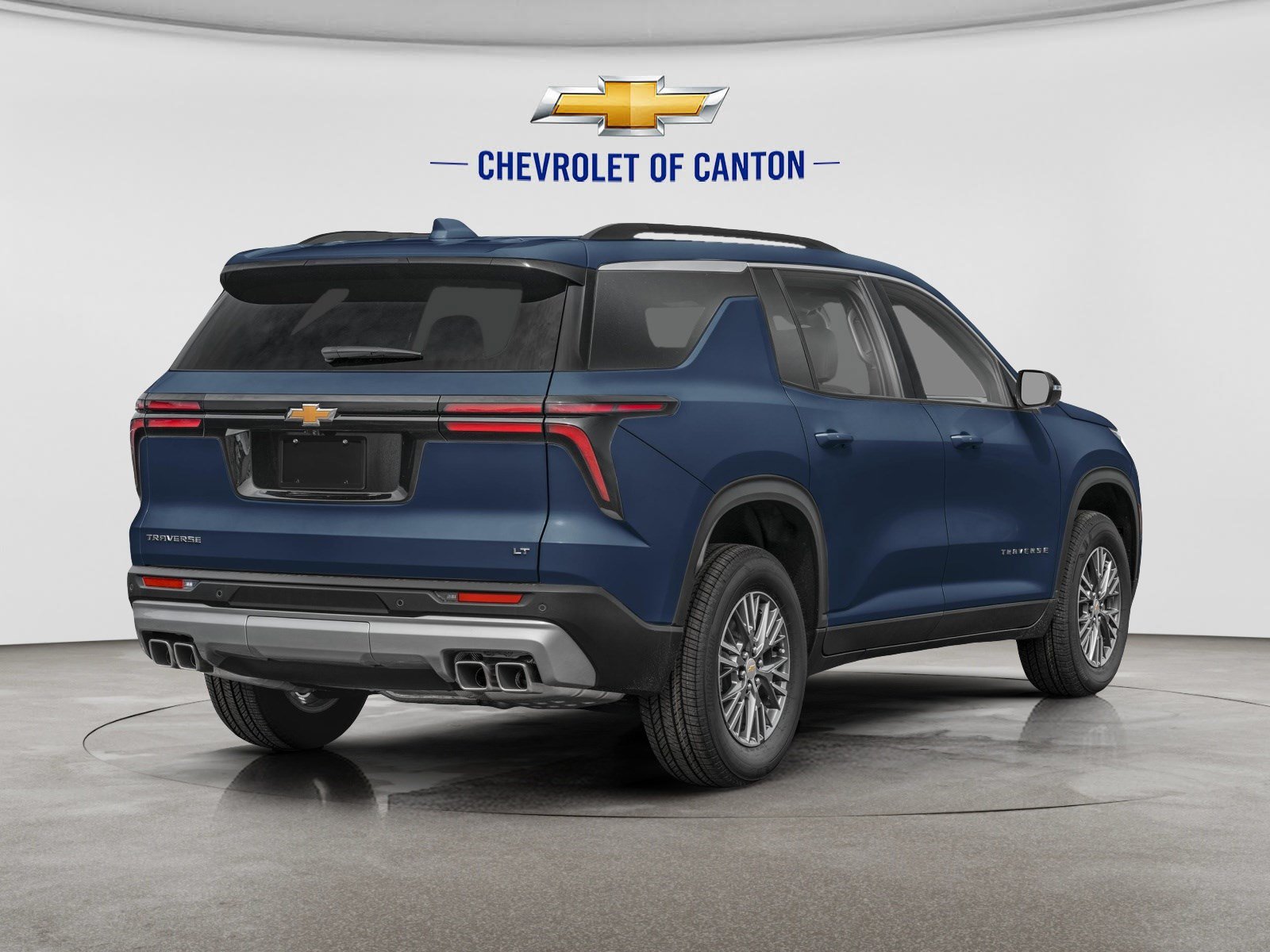 Used 2026 Chevrolet Traverse LT FWD image 2
