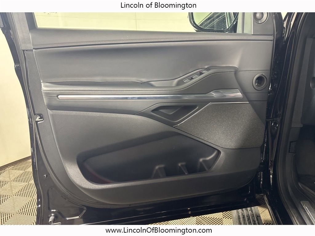 New 2025 Lincoln Navigator L Reserve w/ Jet Appearance Package image 56