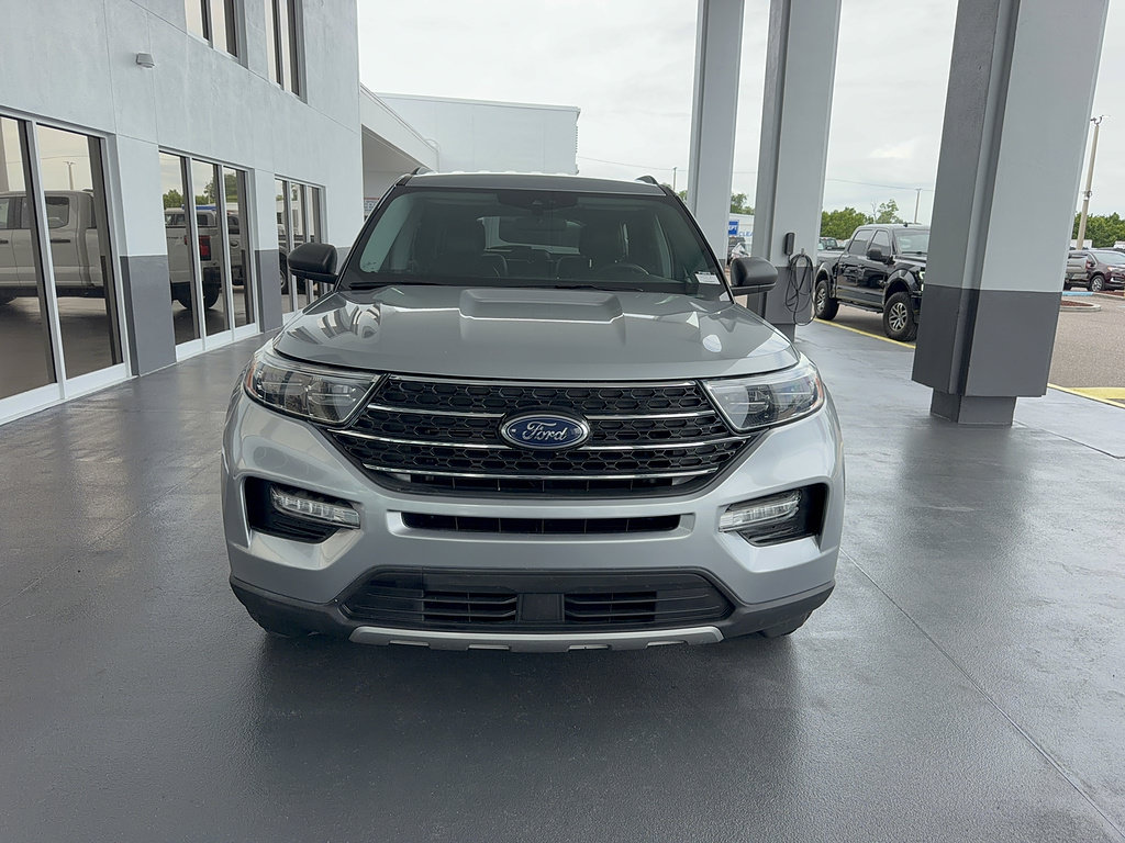 Certified 2023 Ford Explorer XLT w/ Equipment Group 202A RWD image 3