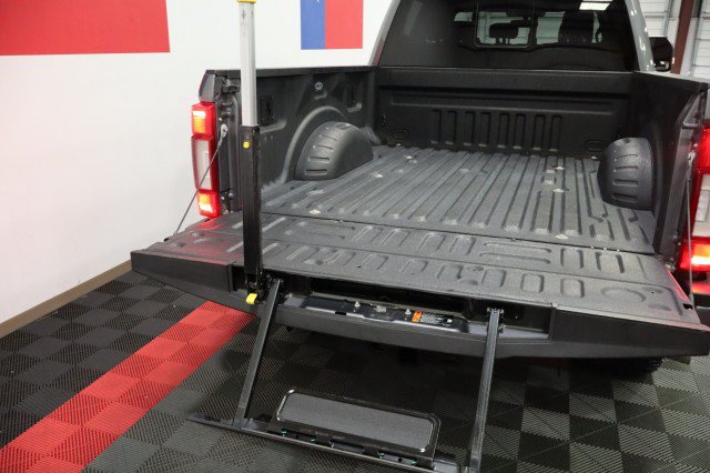 Used 2022 Ford F250 Lariat w/ Lariat Ultimate Package AWD/4WD image 30
