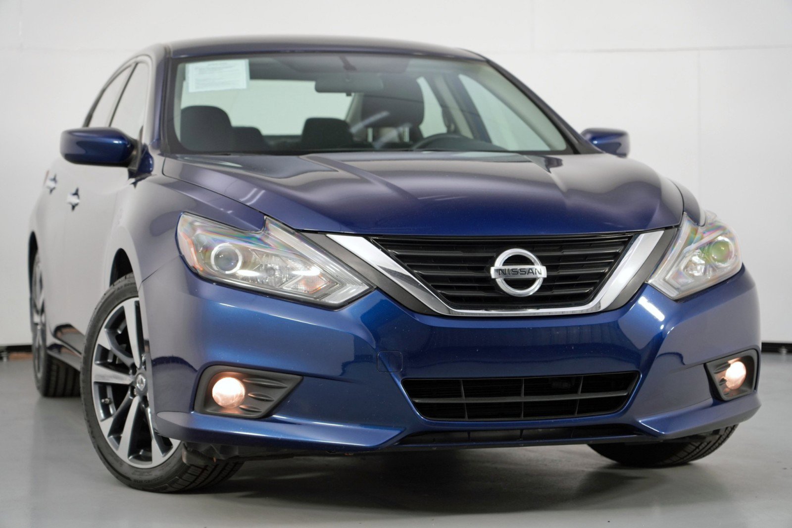 Used 2017 Nissan Altima 2.5 SR image 2
