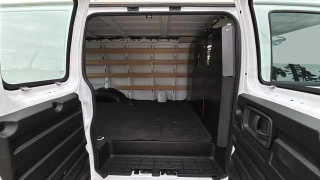 Used 2024 GMC Savana 2500 w/ Driver Convenience Package RWD image 34