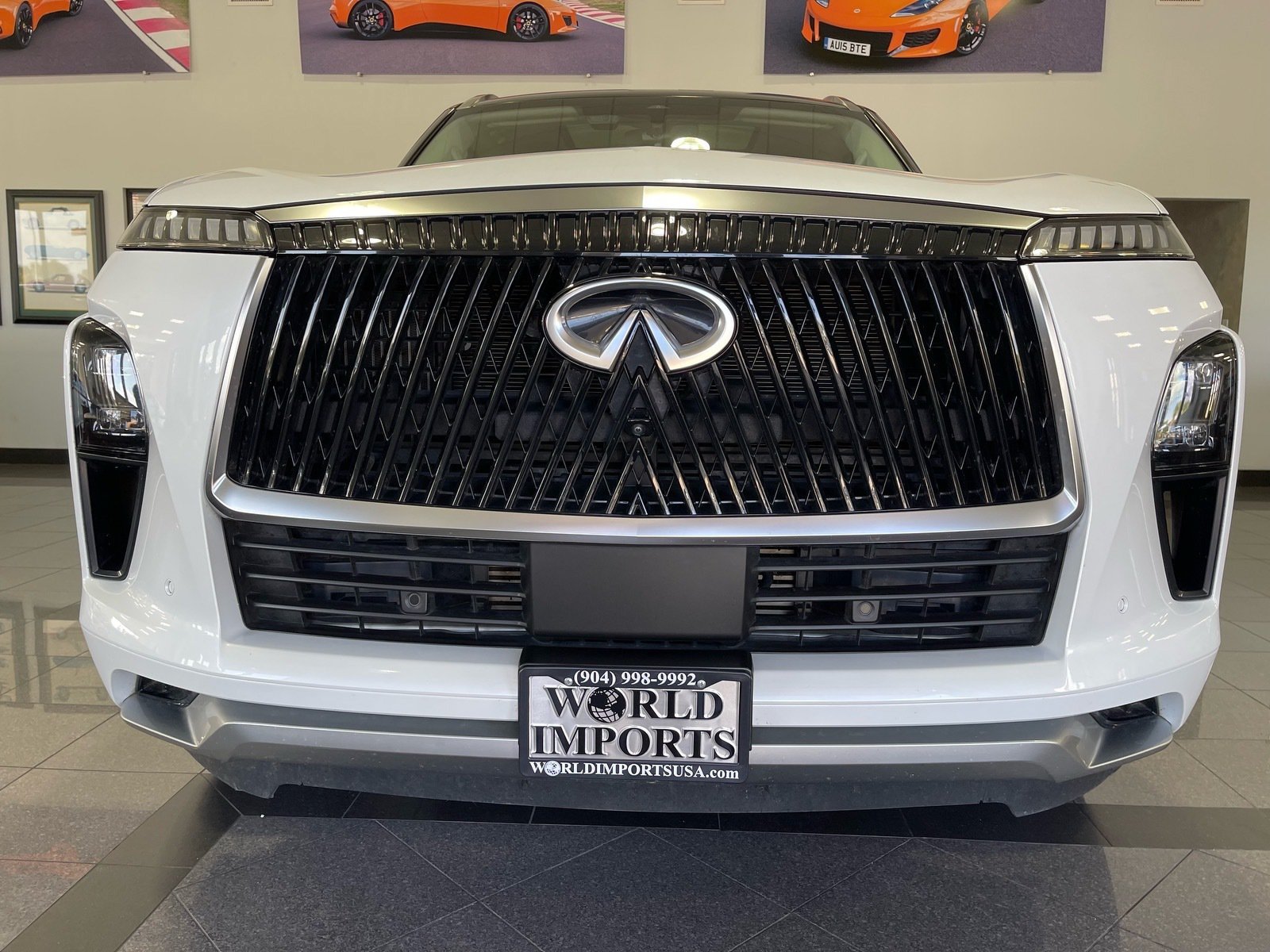 Used 2025 INFINITI QX80 Sensory AWD/4WD image 8