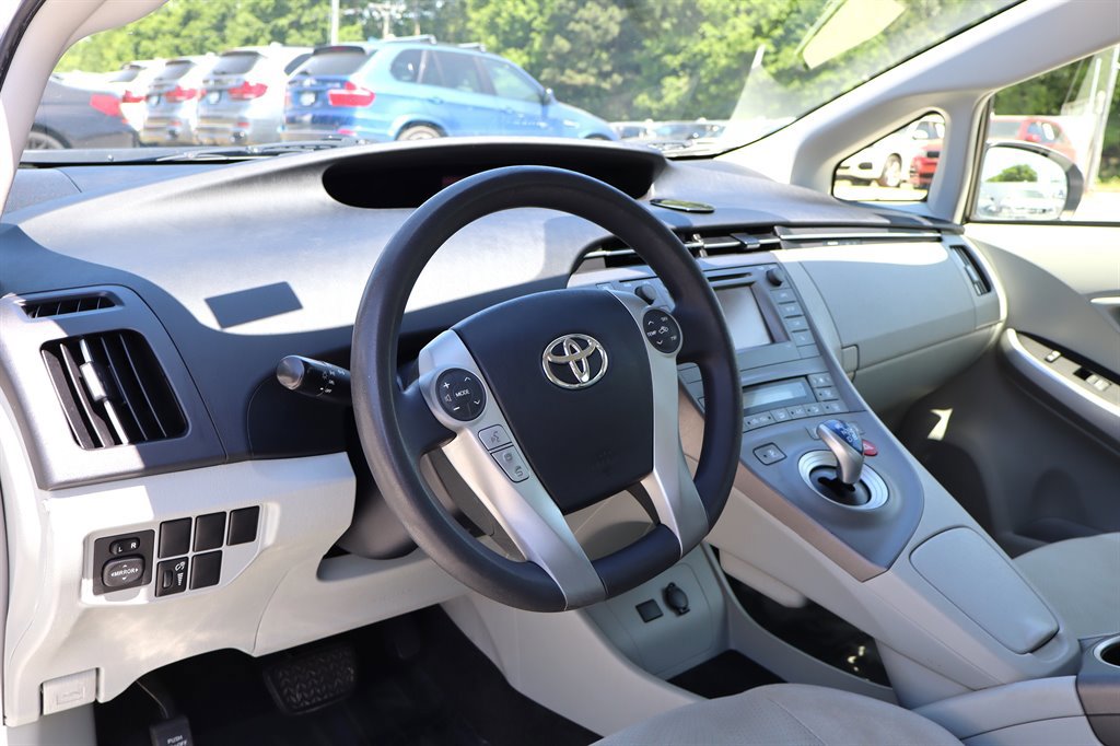 Used 2012 Toyota Prius Three FWD image 17