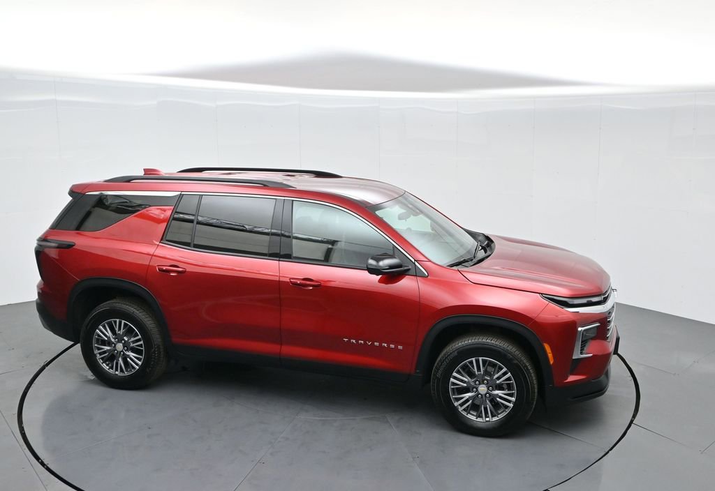 Used 2025 Chevrolet Traverse LT w/ Driver Confidence Package image 57