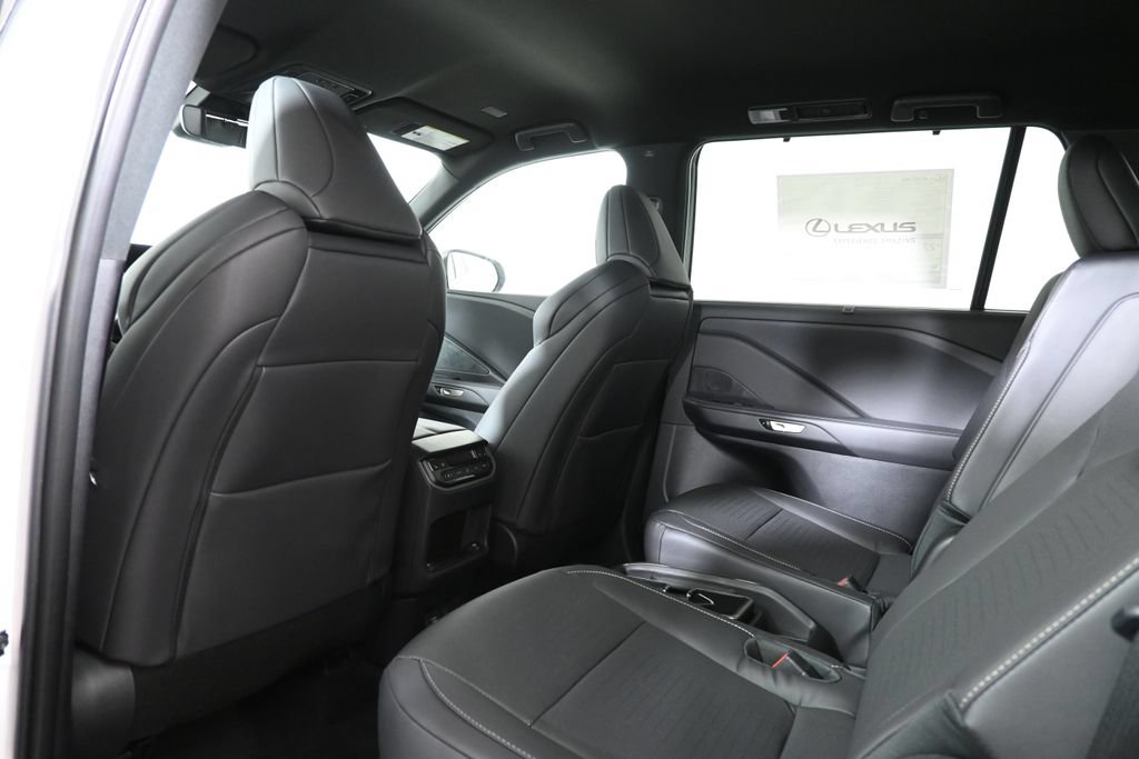 New 2026 Lexus TX 500h AWD w/ Technology Package image 32