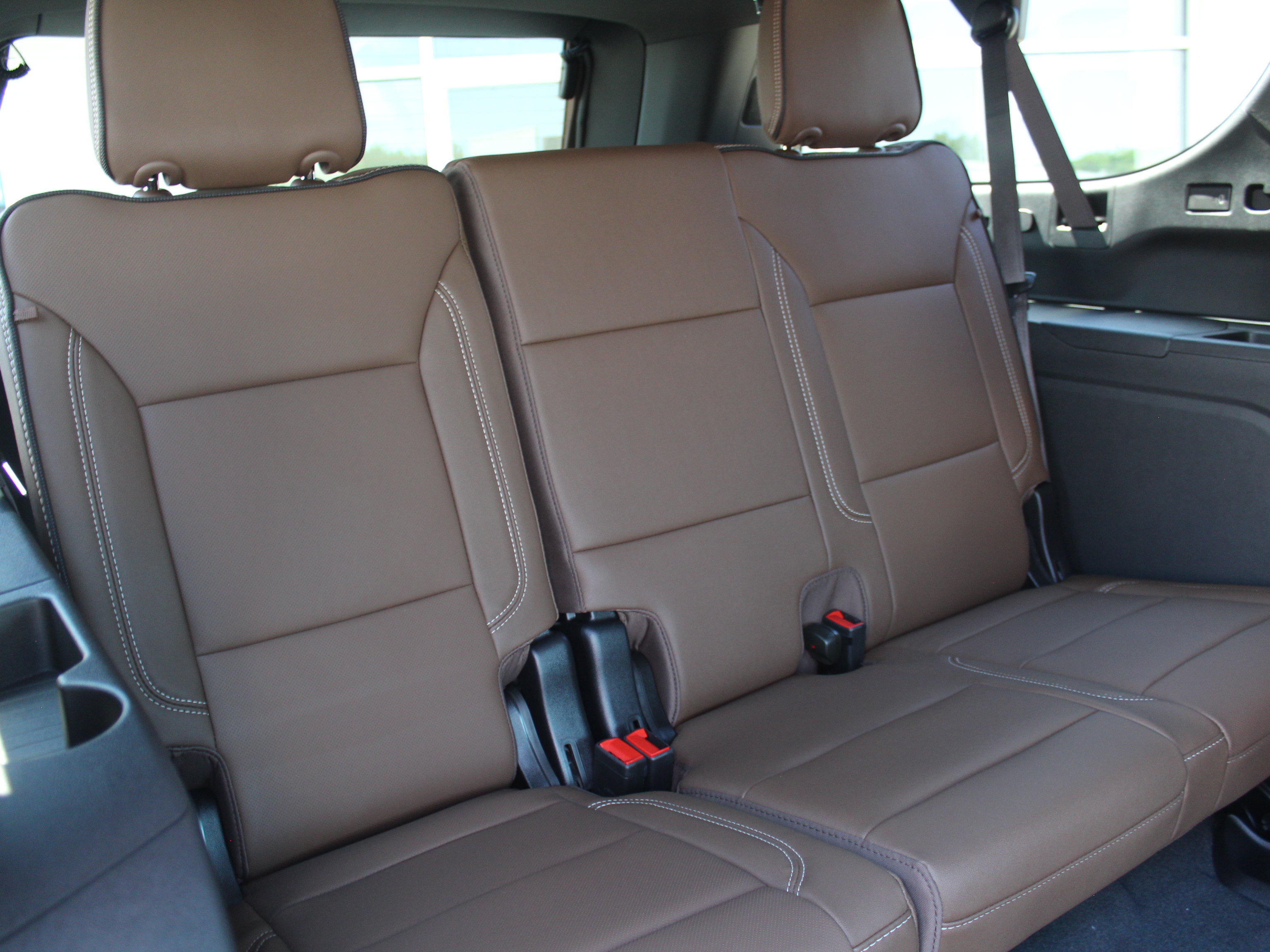 New 2026 Chevrolet Suburban High Country w/ LPO, Illumination Package AWD/4WD image 18