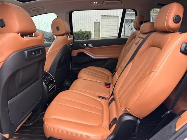 Used 2021 BMW X7 xDrive40i w/ Cold Weather Package AWD/4WD image 17