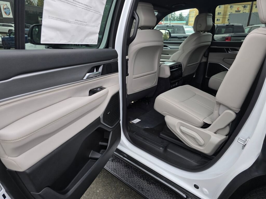 New 2025 Jeep Wagoneer Series II image 19