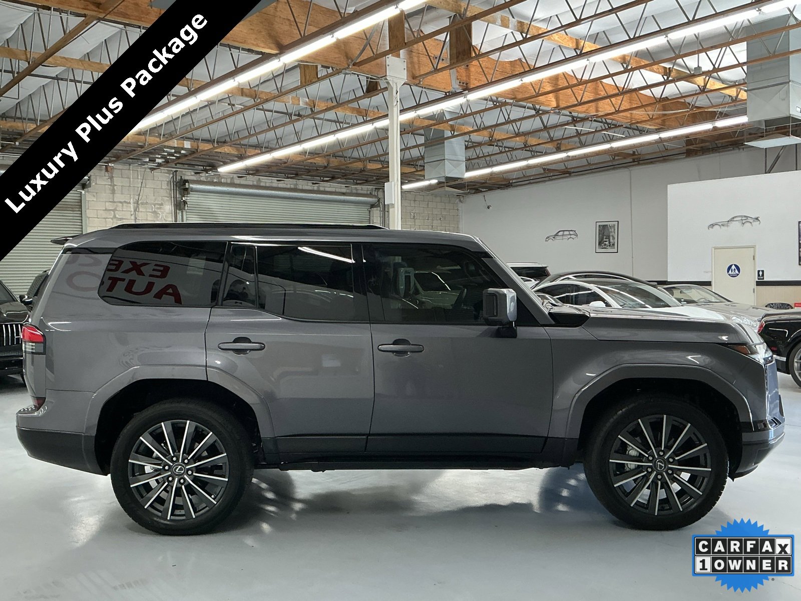 Used 2024 Lexus GX 550 image 2
