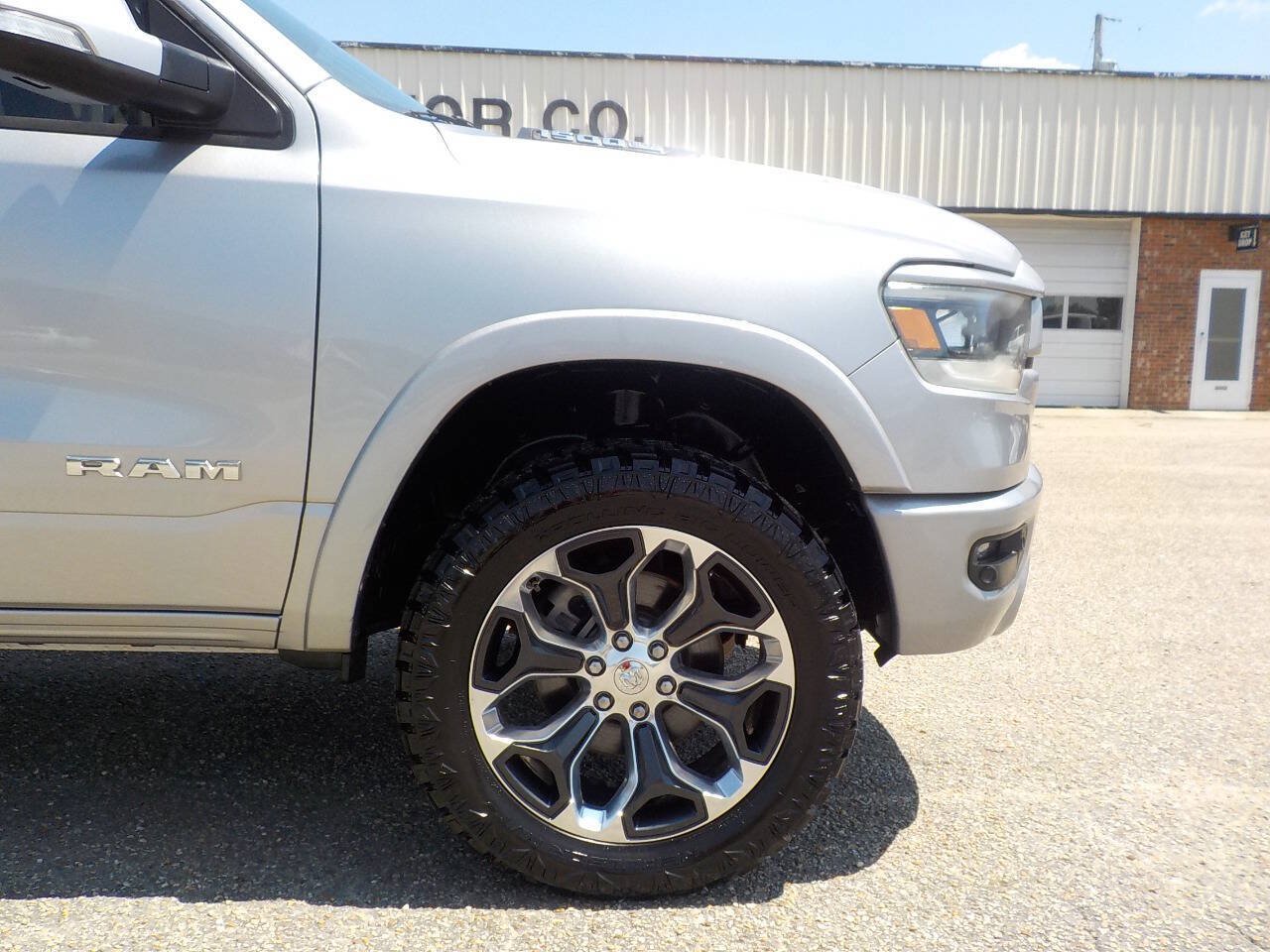Used 2019 RAM 1500 Laramie w/ Sport Appearance Package AWD/4WD image 11
