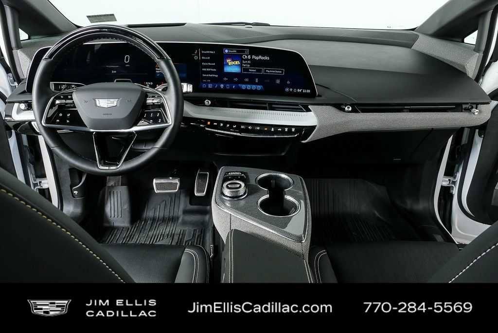 Certified 2025 Cadillac Optiq Luxury 2 w/ LPO, Floor Liner Package AWD/4WD image 18