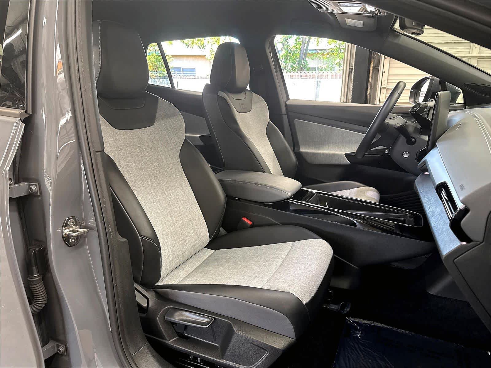 Used 2023 Volkswagen ID.4 Pro RWD image 31
