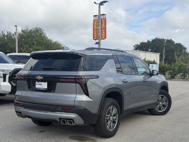 Used 2026 Chevrolet Traverse LT w/ Driver Confidence Package FWD image 3