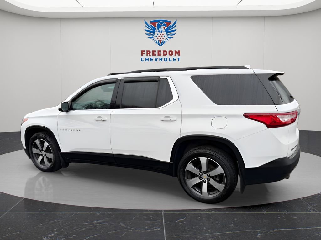 Used 2021 Chevrolet Traverse LT w/ LT Premium Package AWD/4WD image 3