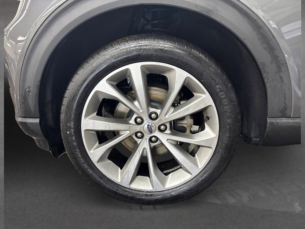 Used 2021 Ford Explorer Platinum w/ Equipment Group 601A AWD/4WD image 12