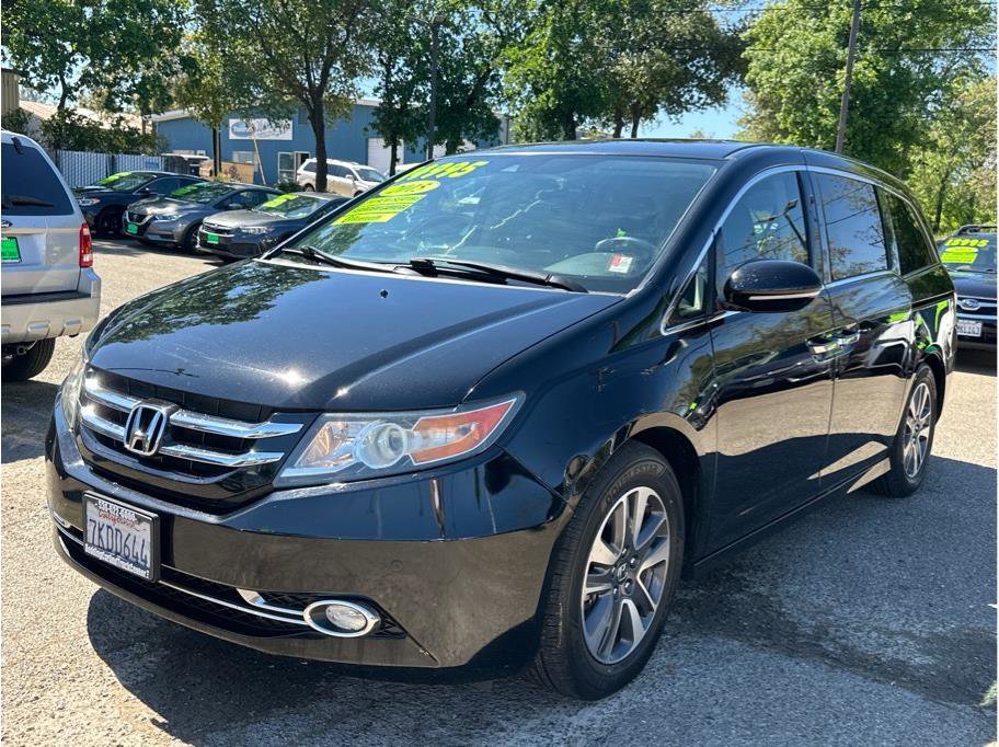 Used 2015 Honda Odyssey Touring Elite image 3