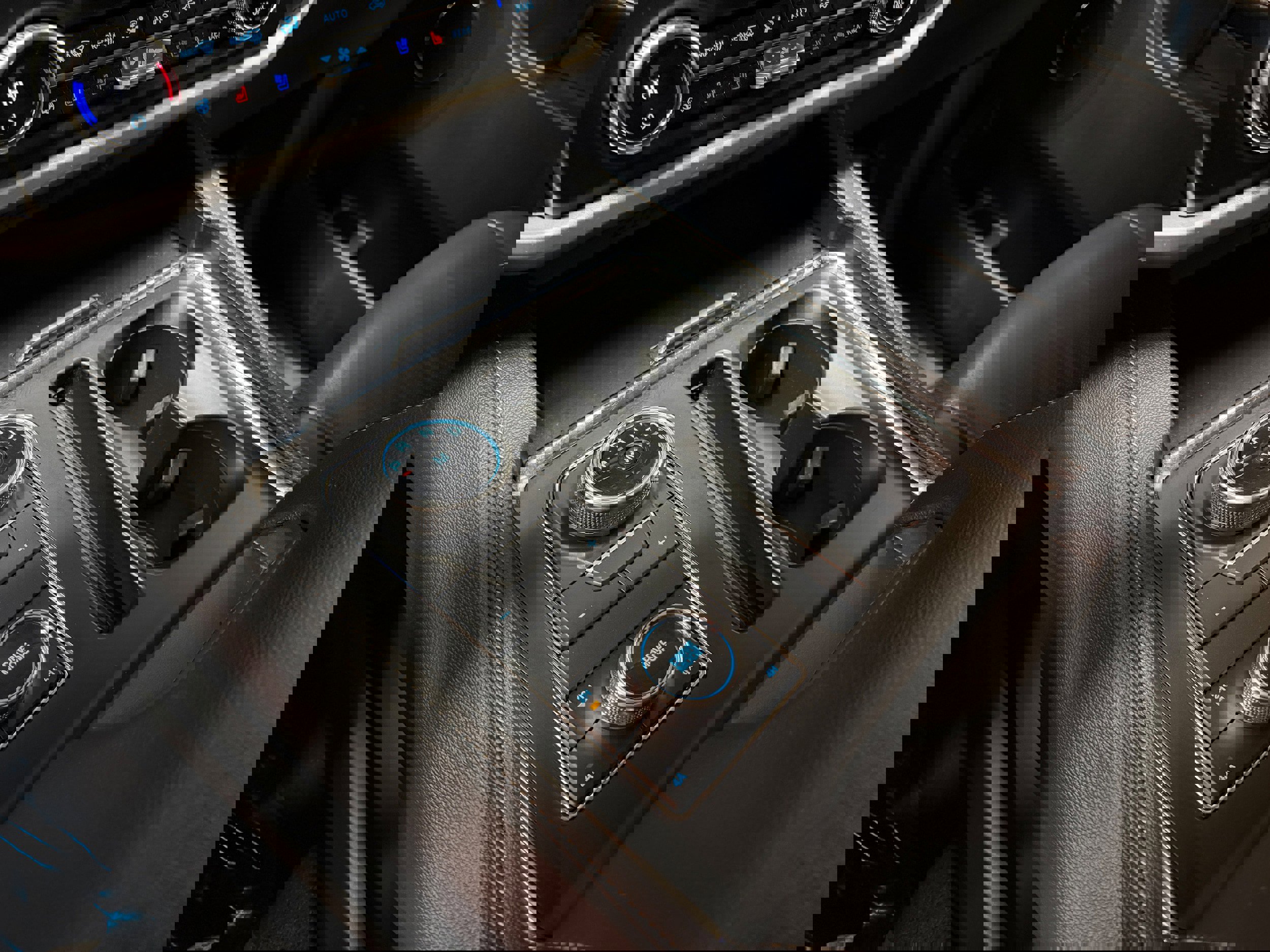 Certified 2024 Ford Expedition XLT image 25