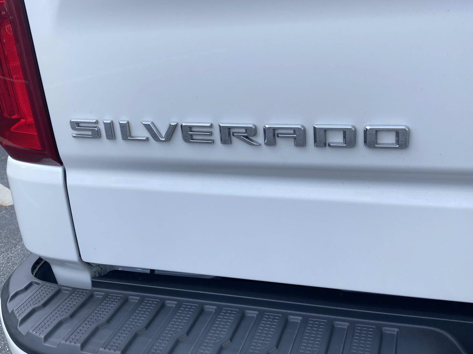 Used 2019 Chevrolet Silverado 1500 High Country w/ Technology Package AWD/4WD image 5