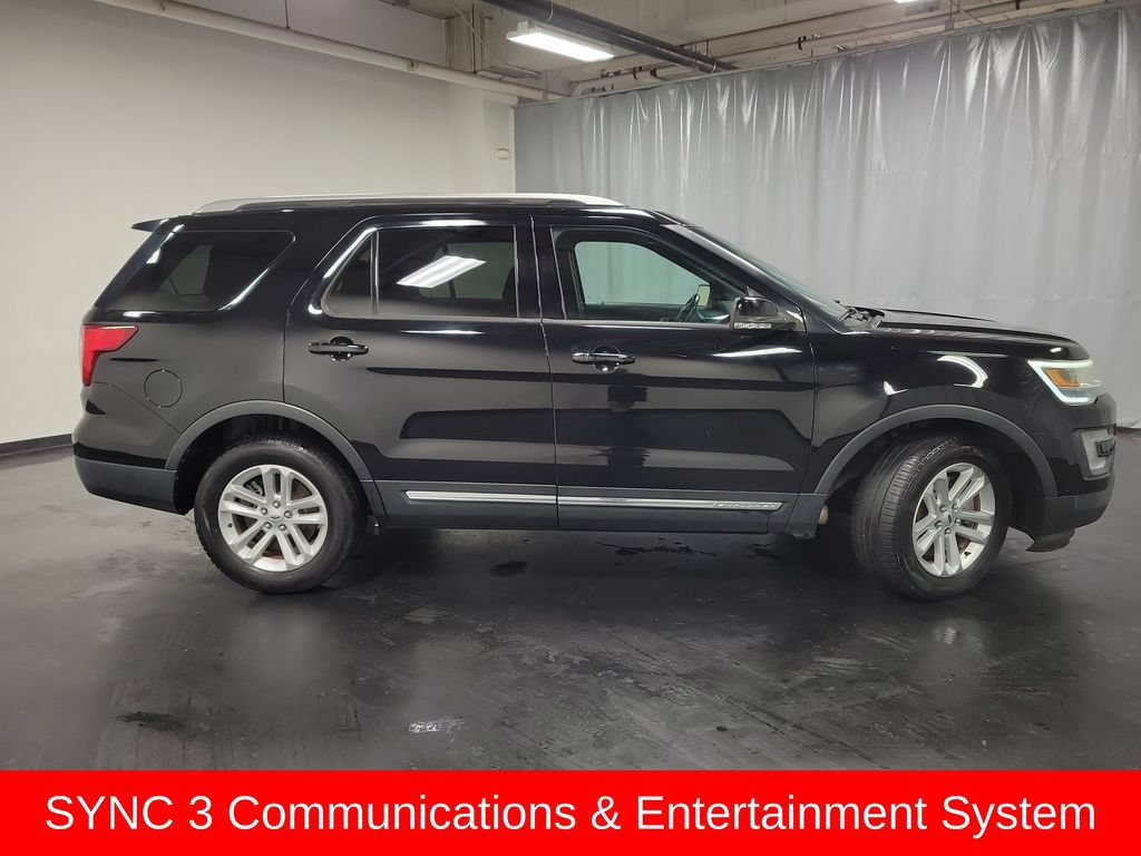 Used 2017 Ford Explorer XLT w/ Equipment Group 202A FWD image 10